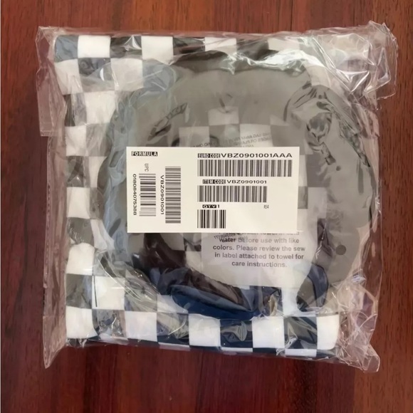 AVEDA HAIR TOWEL AND BUBBLE SPA HEADBAND - Picture 5 of 6